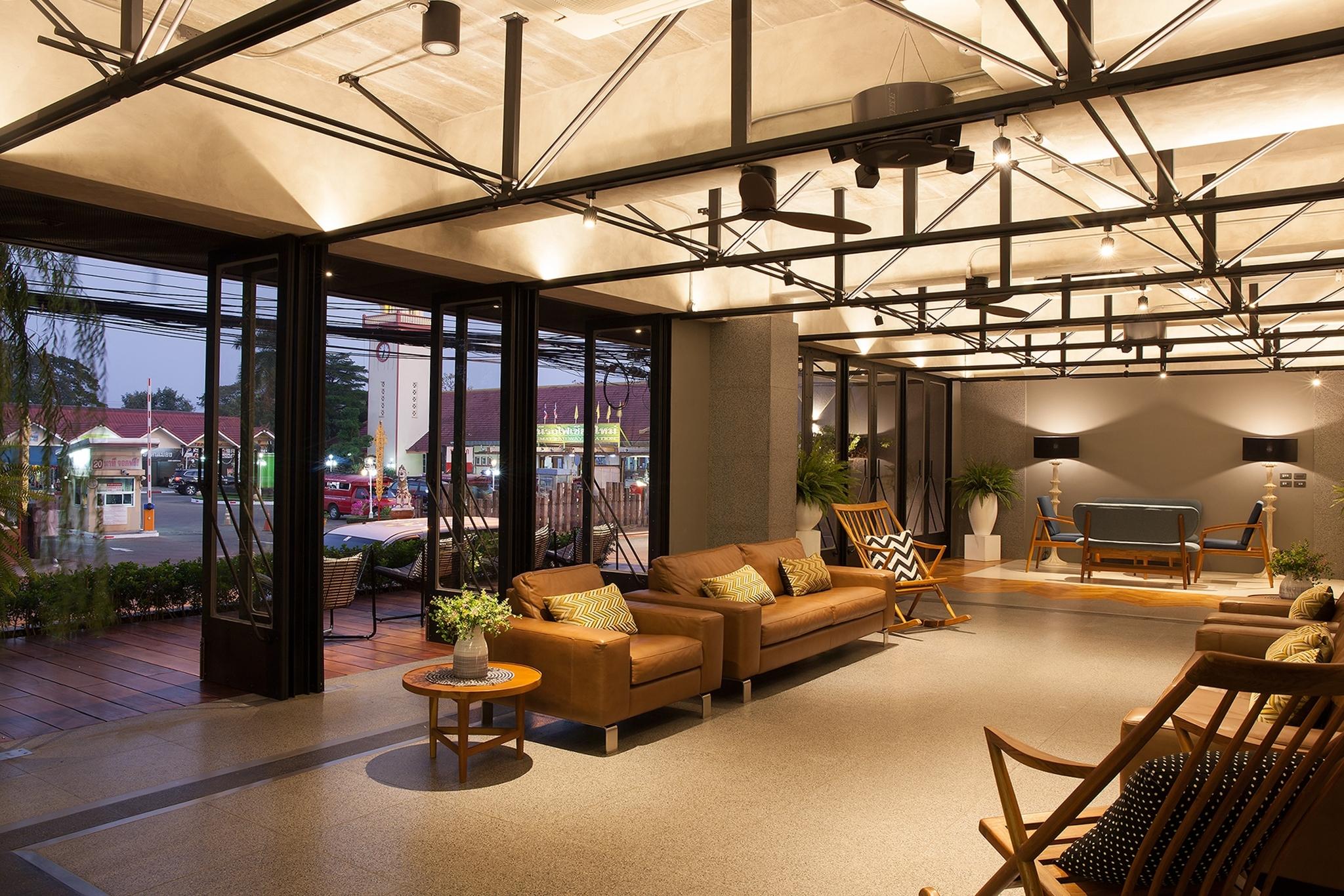 Bossotel Chiang Mai Buitenkant foto
