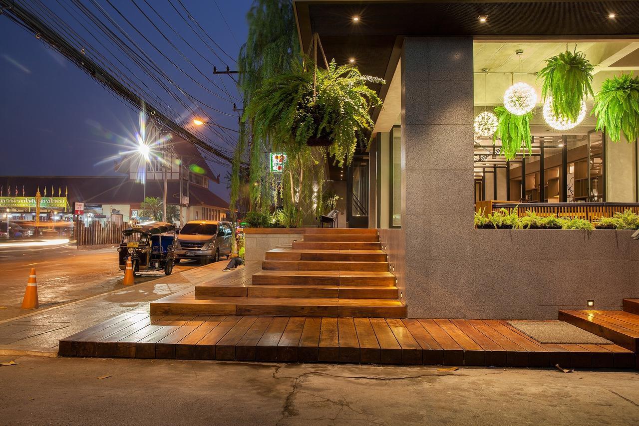 Bossotel Chiang Mai Buitenkant foto