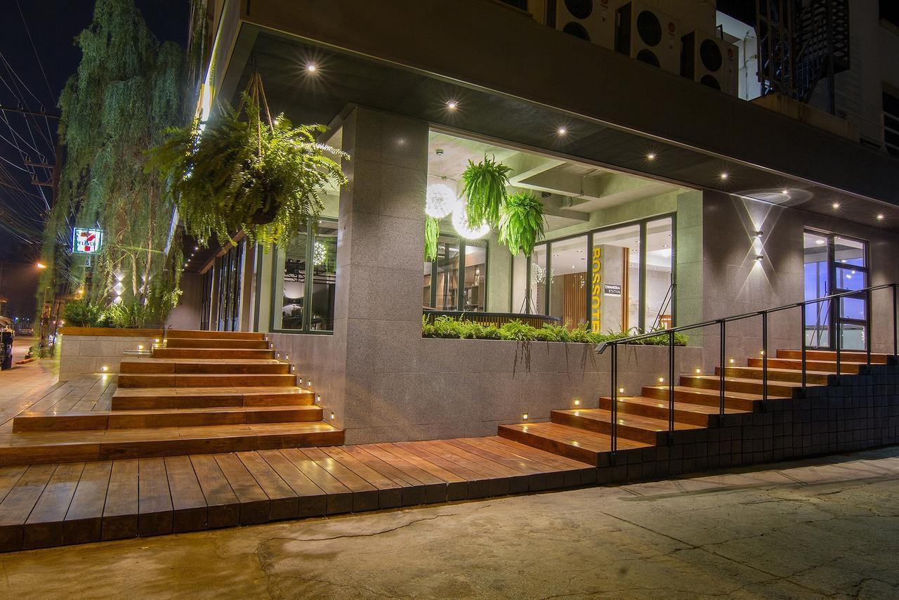 Bossotel Chiang Mai Buitenkant foto